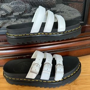 Dr. Martens blair leather slide sandals size 9